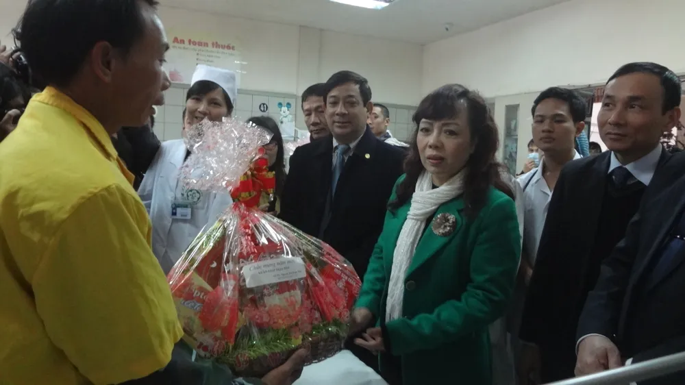 Bộ trưởng Bộ Y tế “vi hành“ ảnh 9